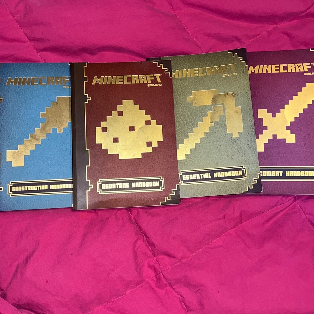 MINECRAFT 4 Book Handbook Set - Combat, Essential, Redstone, Construction Soft